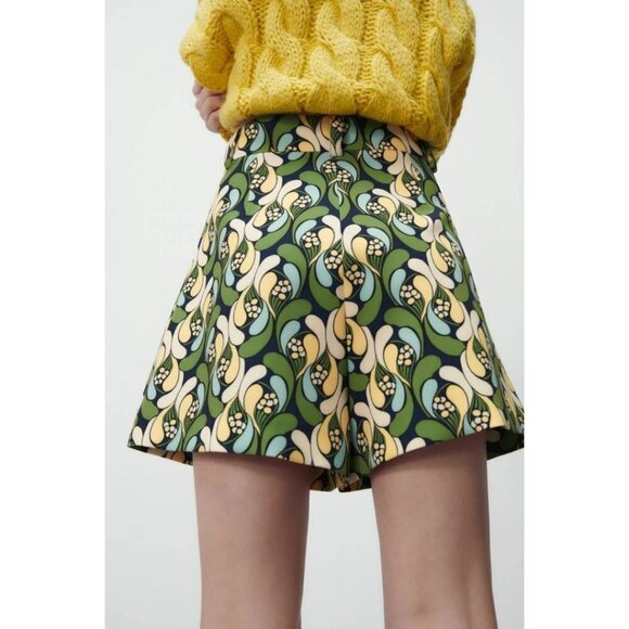 NWOT Zara multicoloured retro-inspired abstract print shorts, XS - Picture 5 of 14